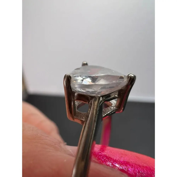 Cubic zirconia heart ring in sterling silver size 9 - Picture 7 of 11